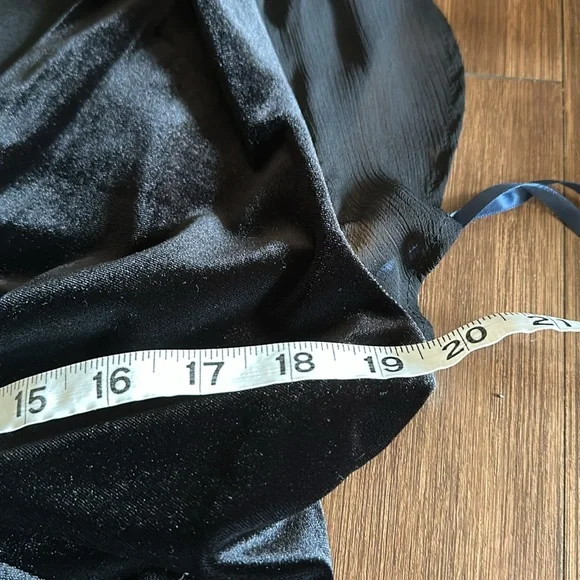 NWT Velvet Midi Dress with Chiffon Flutter SleevesTiered Hem A4HV1QHL size 12 - Picture 6 of 8